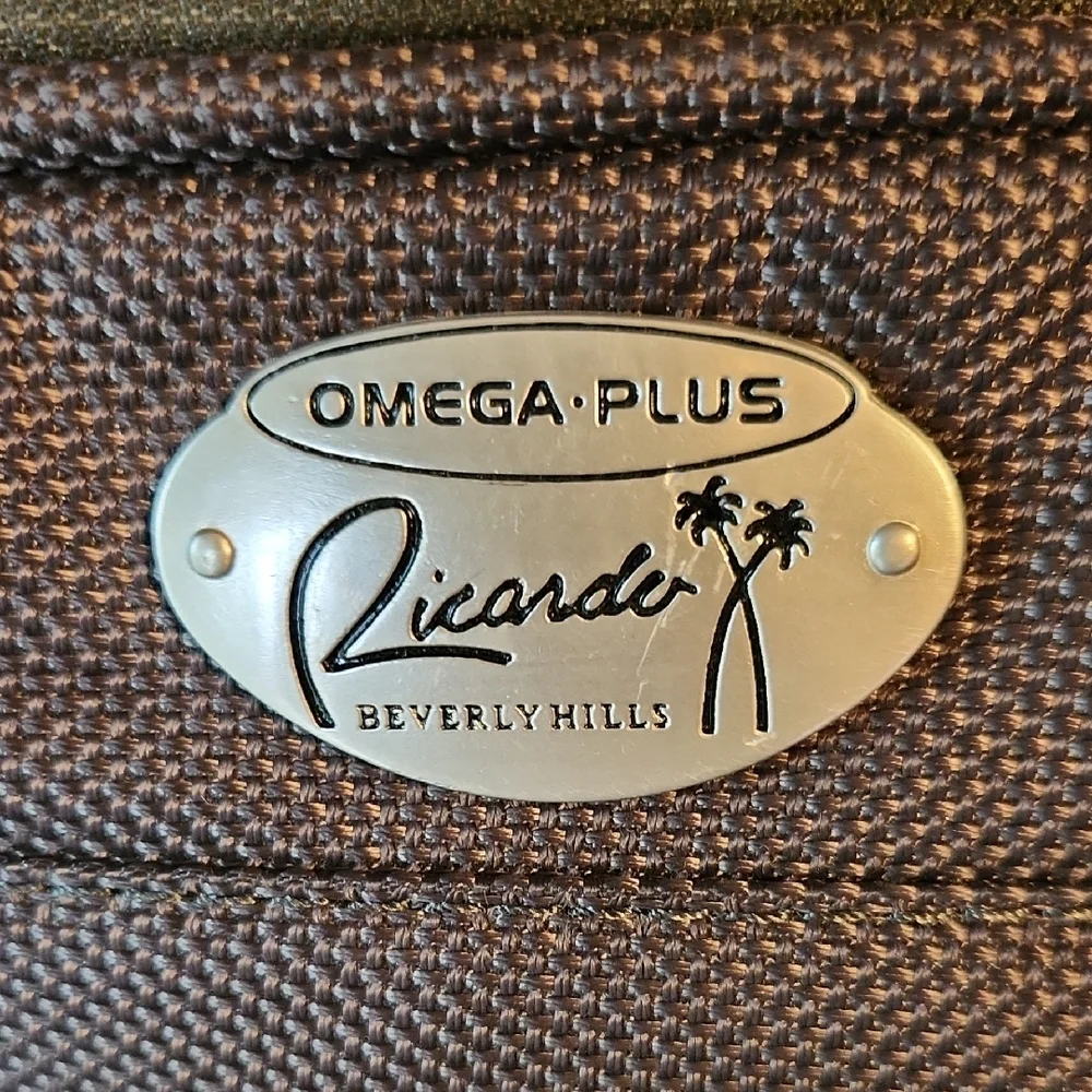 Ricardo Omega Plus Personal Bag, Olive Green, NWOT
